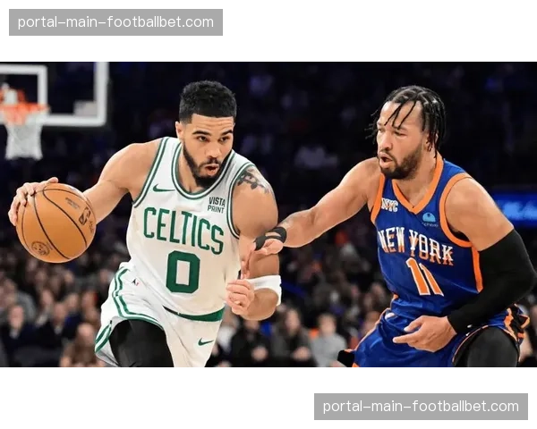 东部榜首之争:绿军不敌尼克斯,与魔术胜场差缩小至半场 东部榜首之争:绿军不敌尼克斯,与魔术胜场差缩小至半场